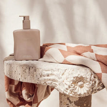 Load image into Gallery viewer, Saardé Hand & Body Wash - Medina 300ml