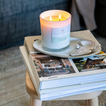 Load image into Gallery viewer, Palm Beach Collection Candle - Clove & Sandalwood 420g